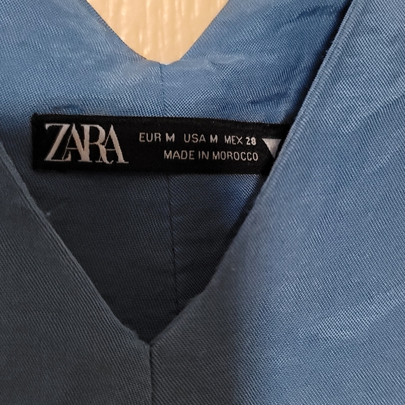 Zara - long sleeveless turquoise top - Picture 2 of 3